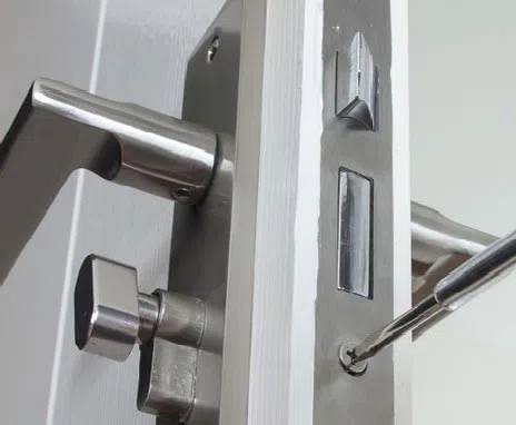 Wayland Locksmith Store Wayland, MA 508-980-7054 - emergency-locksmith-service